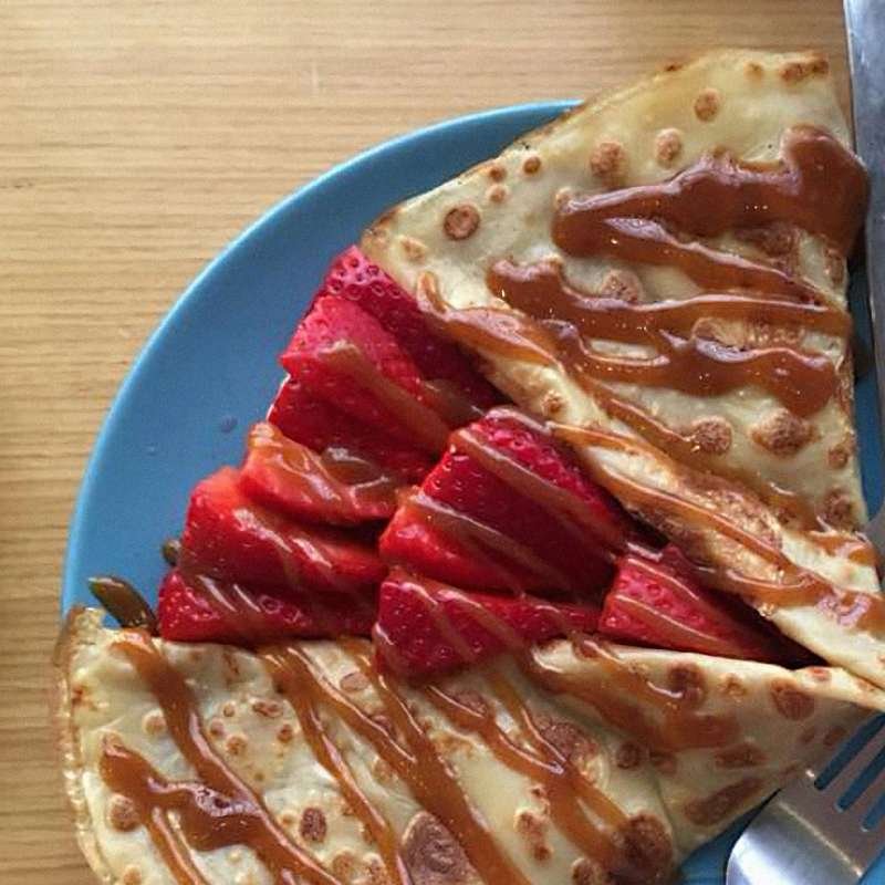crepes con fresas Holy Cow heladería italiana